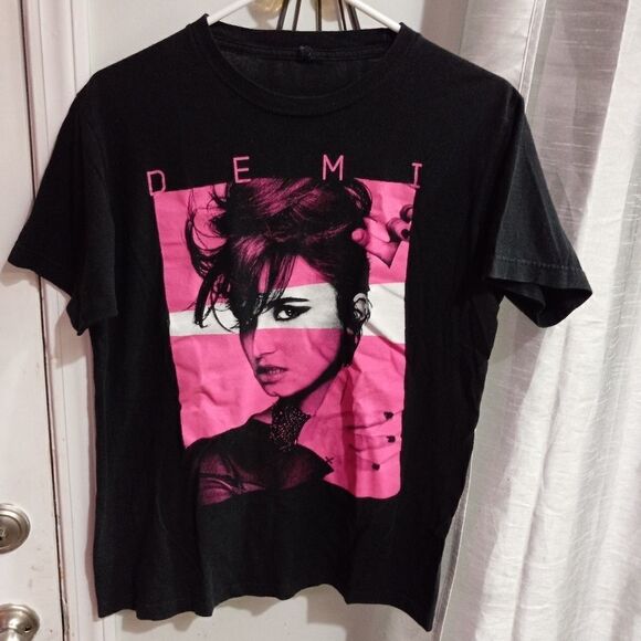 Demi Lovato “Neon Lights” Tour 2014 Black Shirt - Picture 1 of 5